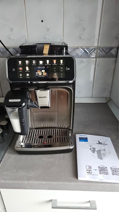 Vând Expresor Philips S 5500 ca nou, doar 20 de cafele