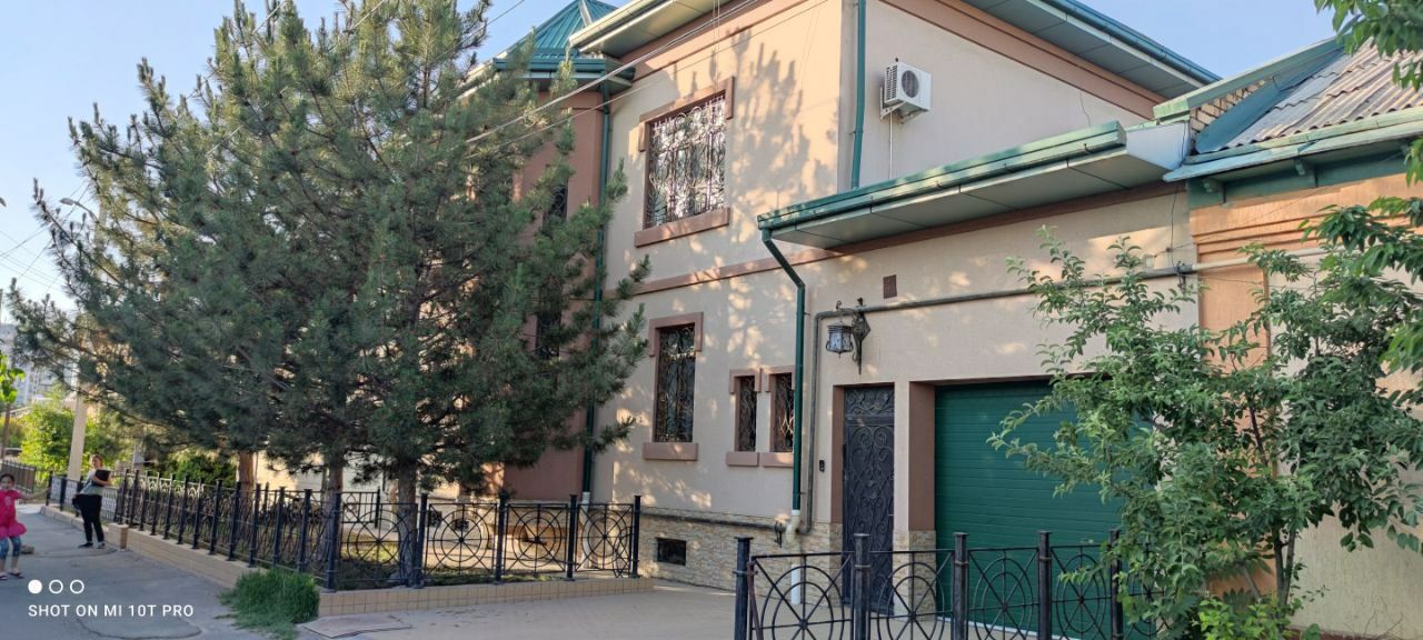 Продается дом недалеко от Кадышево базара.