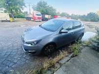 Peugeot 308 Peugeot 308 1.2 e-THP Allure | Navi | LED | Cameră | Scaune Sport |