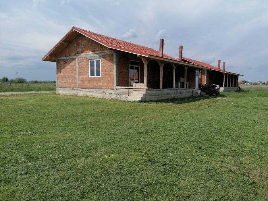 Case de vânzare în cionchesti de la 62500 euro și parcele