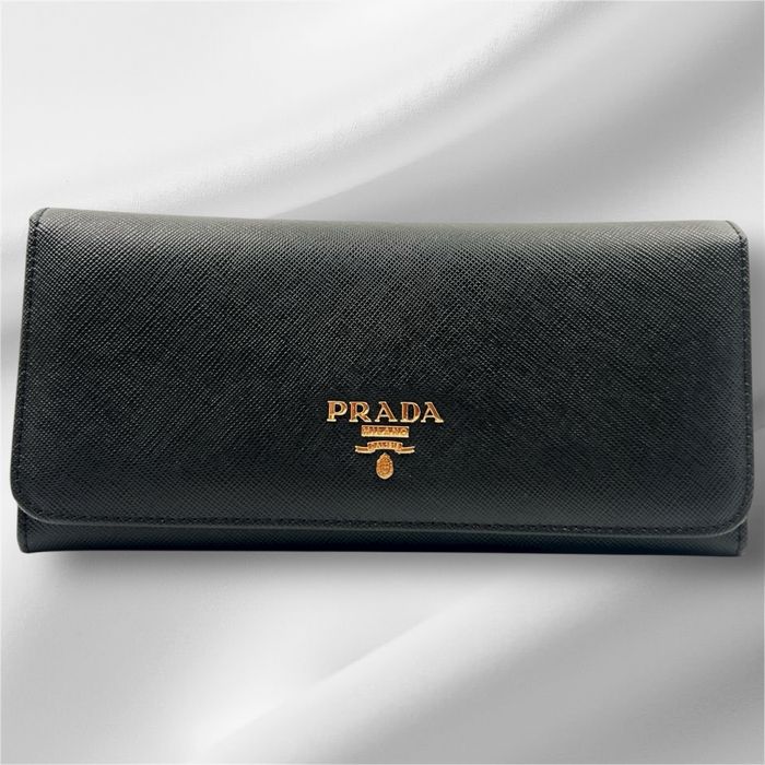 Prada Bifold Saffiano дамски портфейл като нов