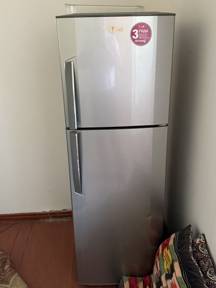Холодильник LG сатылады