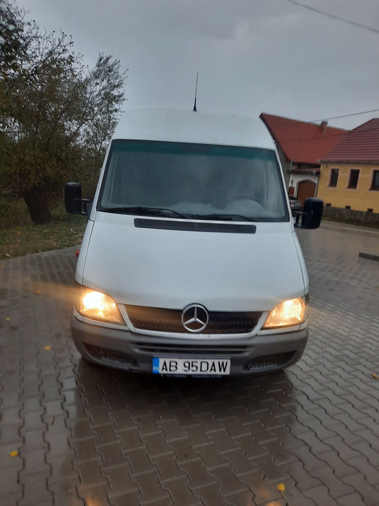 Vand mercedes sprinter 313 cdi 2006 fac și unele schimburi (și cu anim