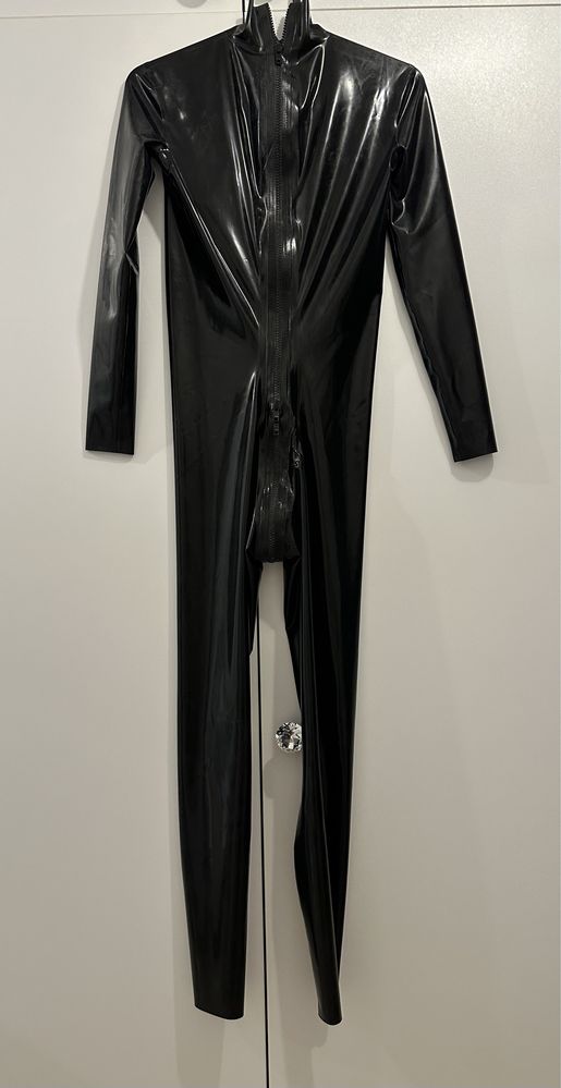 Catsuit negru din Latex real !!
