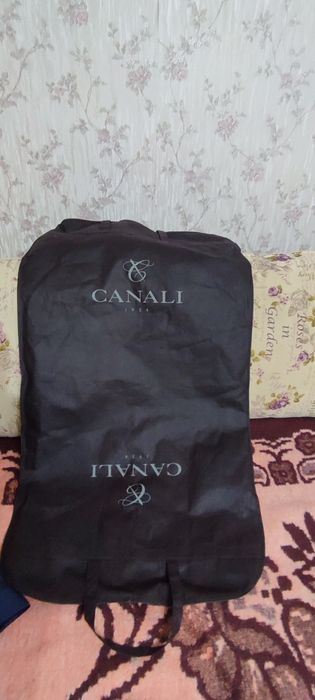 Vând costum haine "Canali"