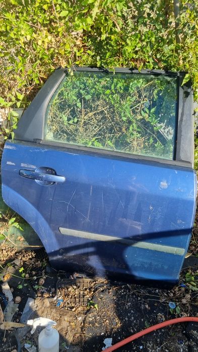 Врата за Форд Фокус задна дясна Оборудвана след 04г.