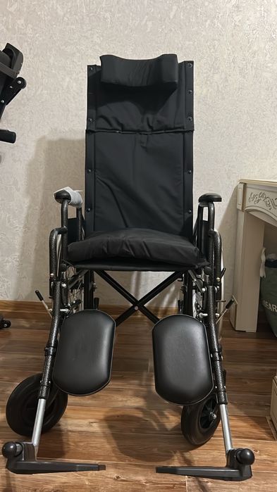 Продам инвалидную коляску