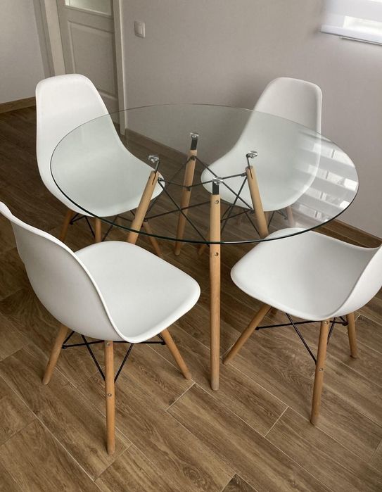 Set Masa rotunda cu blat de sticla si 4 scaune