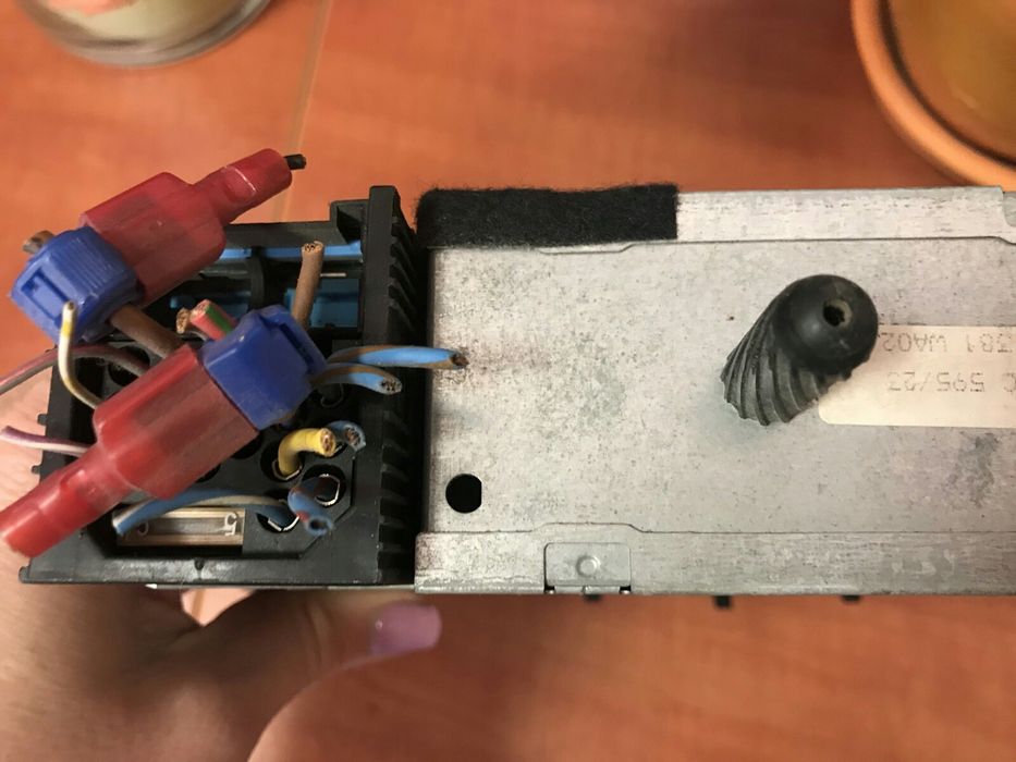 Продавам оригинален радиокасетофон за БМВ Е46