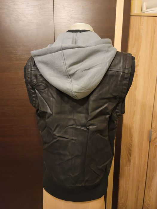 Vand Sau Schimb Cu Diverse, Haine Originale Guess Noi Preturi Mici