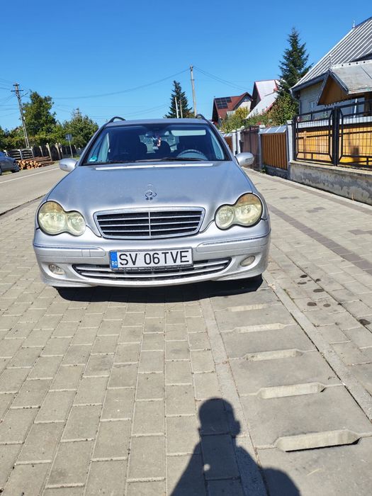 Vand sau schimb mercedes C clas 2.2 diesel 150 cp