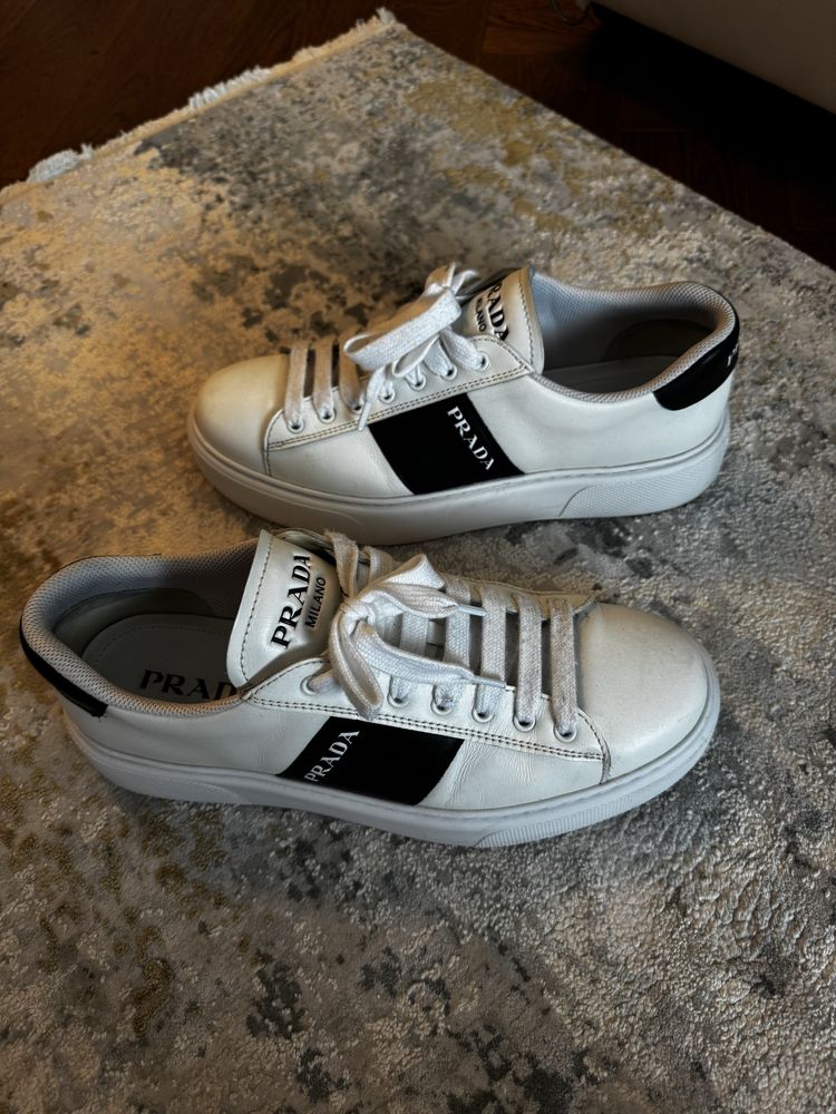 Lot adidasi Prada / Valentino/ Yeezy nr. 44 originali 100%