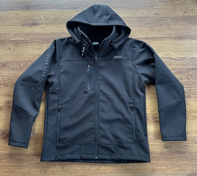 Мъжко,черно,Непромокаемо яке Hugo BOSS с топла подплата и сваляща качу