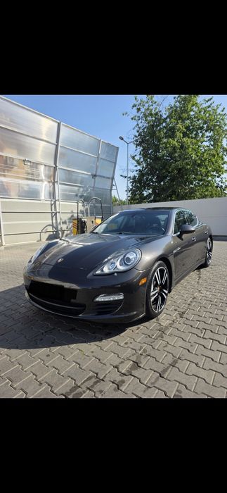 Vand Porsche Panamera S Hybrid cu putini kilometri si ingrijita