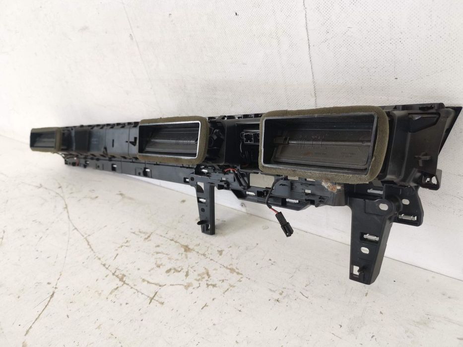 Grila Ventilatie Bord Volkswagen VW  Passat B8 2014 2015 2016 2017 201