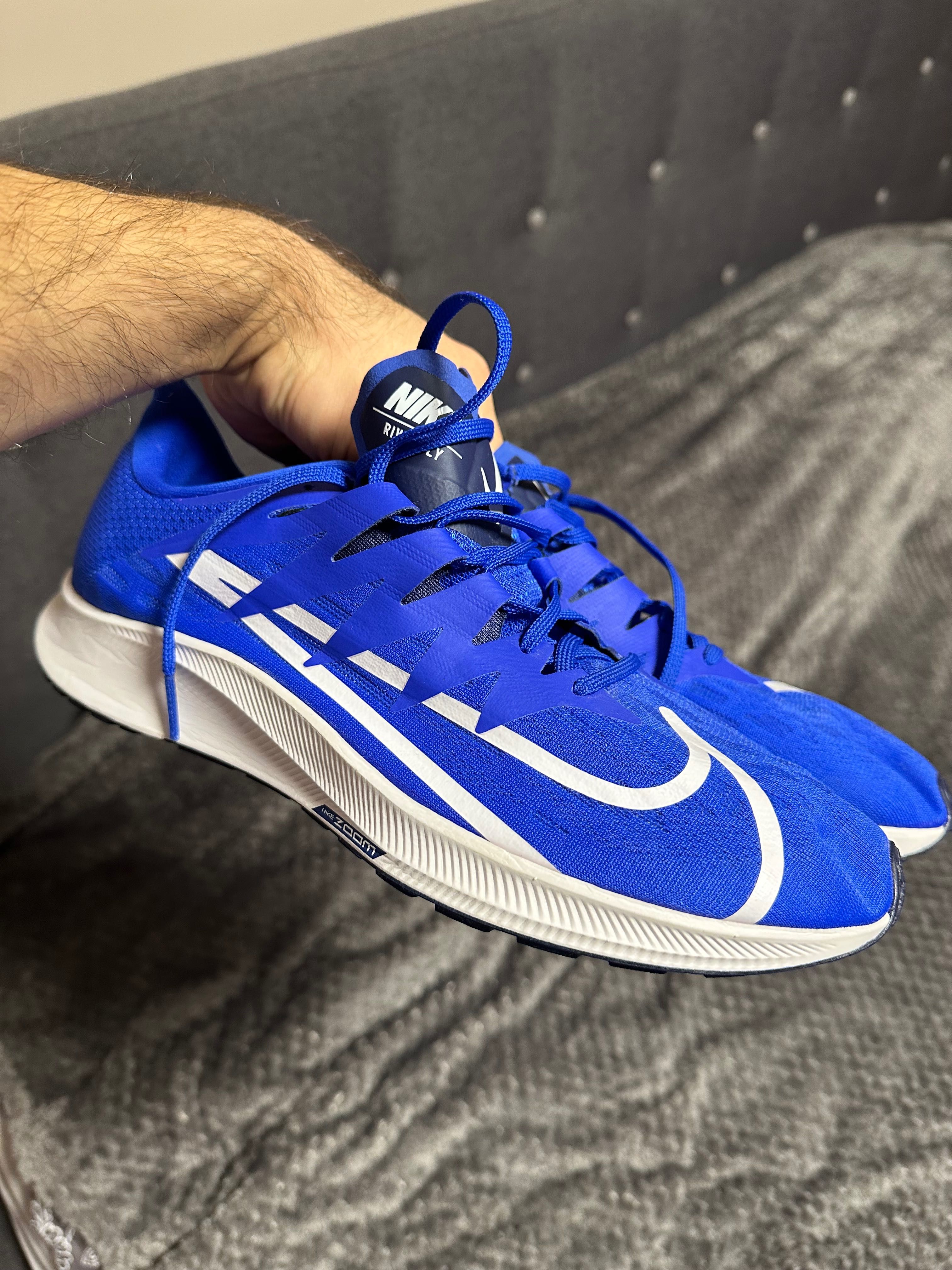 Маратонки Nike 43