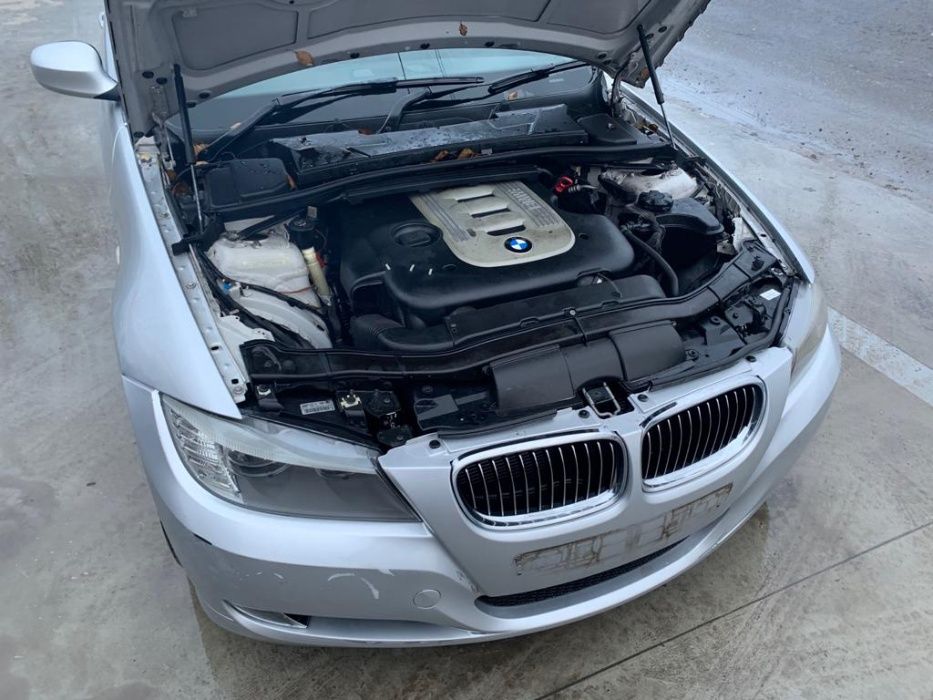 Dezmembrez bmw seria 3 e90 330 d/bmw e90 seria 3/faruri/usi/stop/