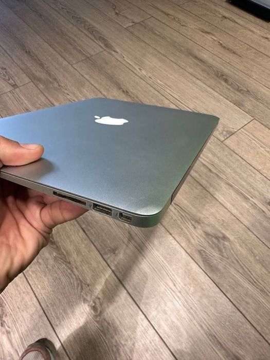 Macbook Air 13" A1466 EMC2632