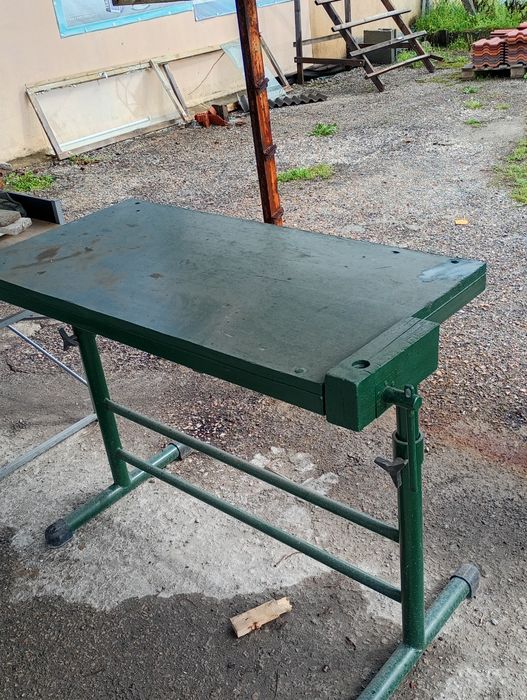 Работен тезгях служи за извършване на строителни материали