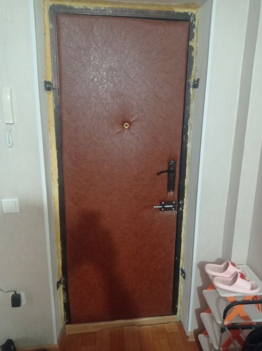 Продам дверь железный в ходную