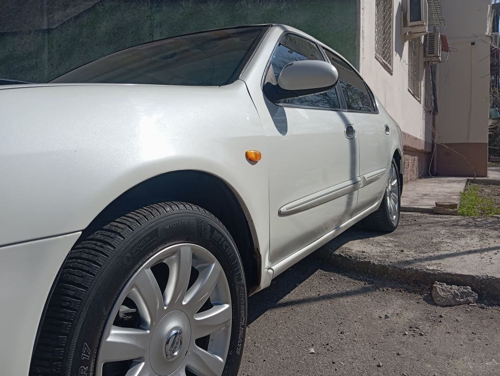 Продам автомобиль Ниссан максима а33 2001 года выпуска