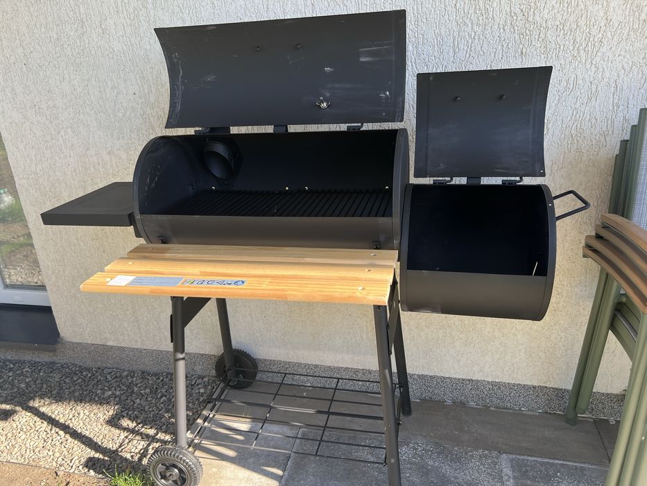 Vand gratar nou cu afumatoare