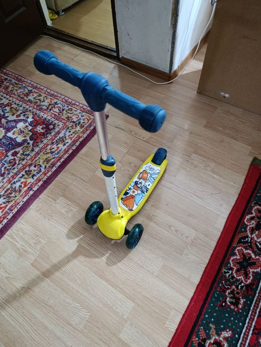 Продам самокат детский