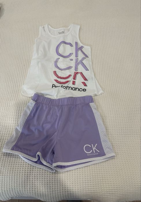 Кимплект потник и панталонки за момиче на Келвин Клайн