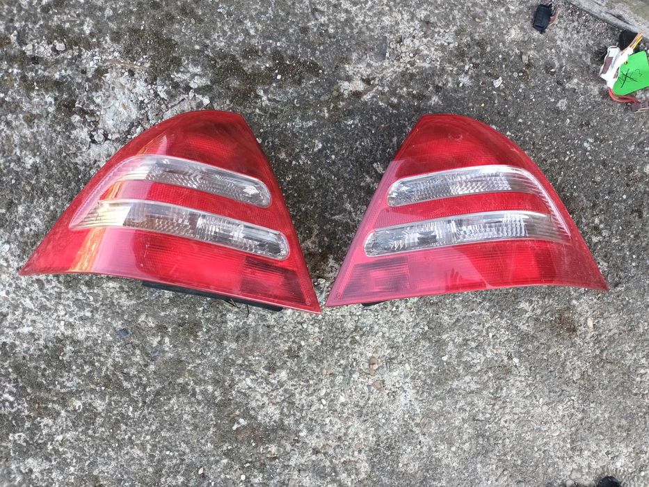 ляв и десен стоп за мерцедес Ц класа В203 седан MERCEDES C class W203