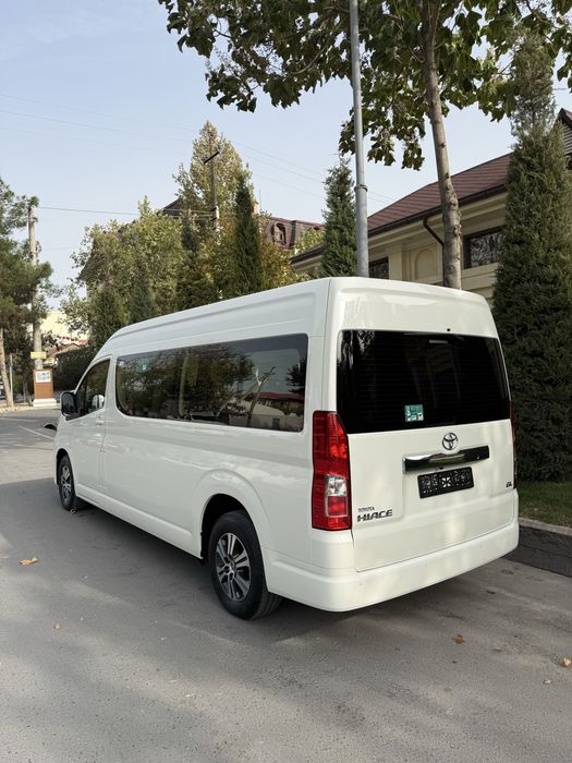 Tayota hiace 2023