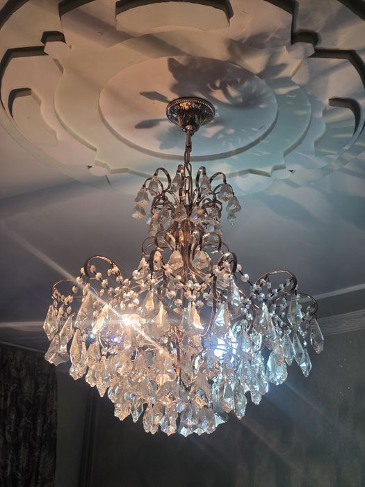 Продается люстра