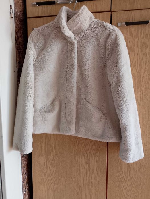 Пухкаво палтенце only, с лека забележка - 20 лв., М