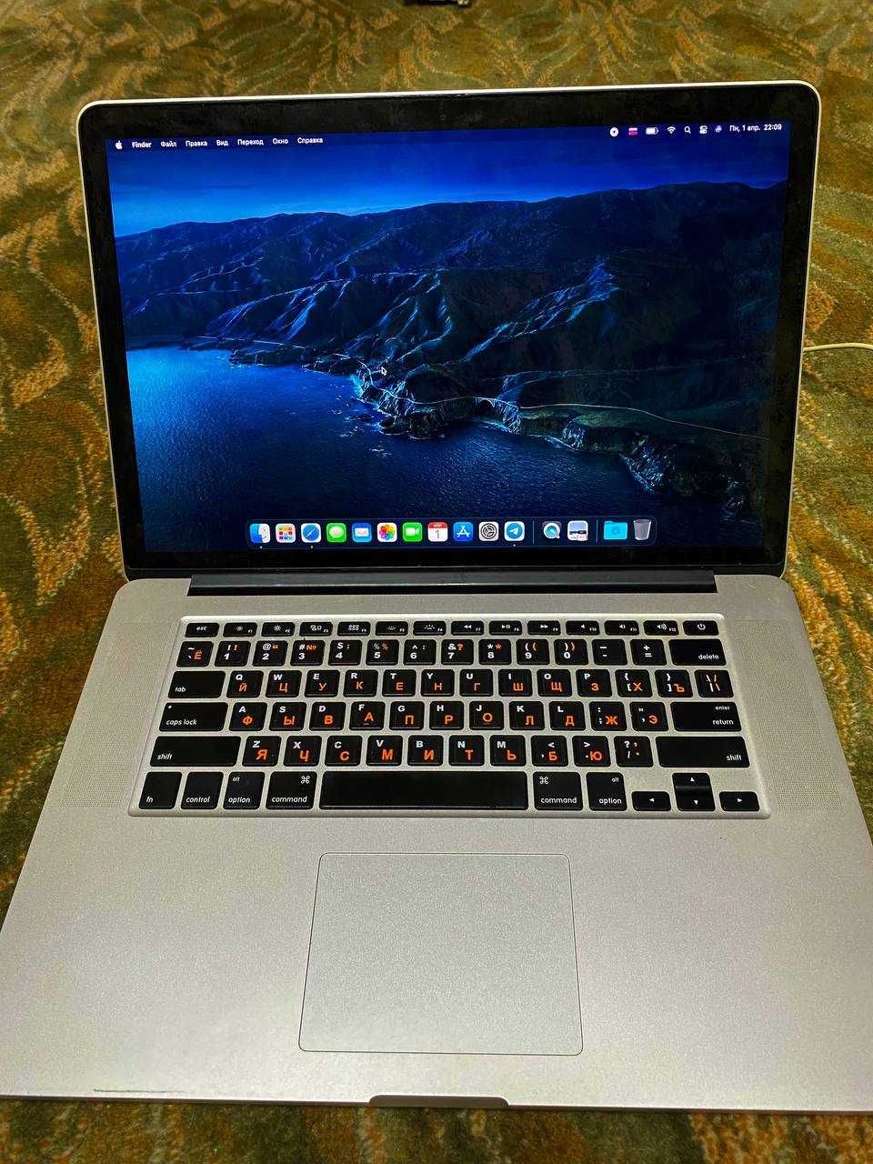 Продаю срочно Macbook 15 pro