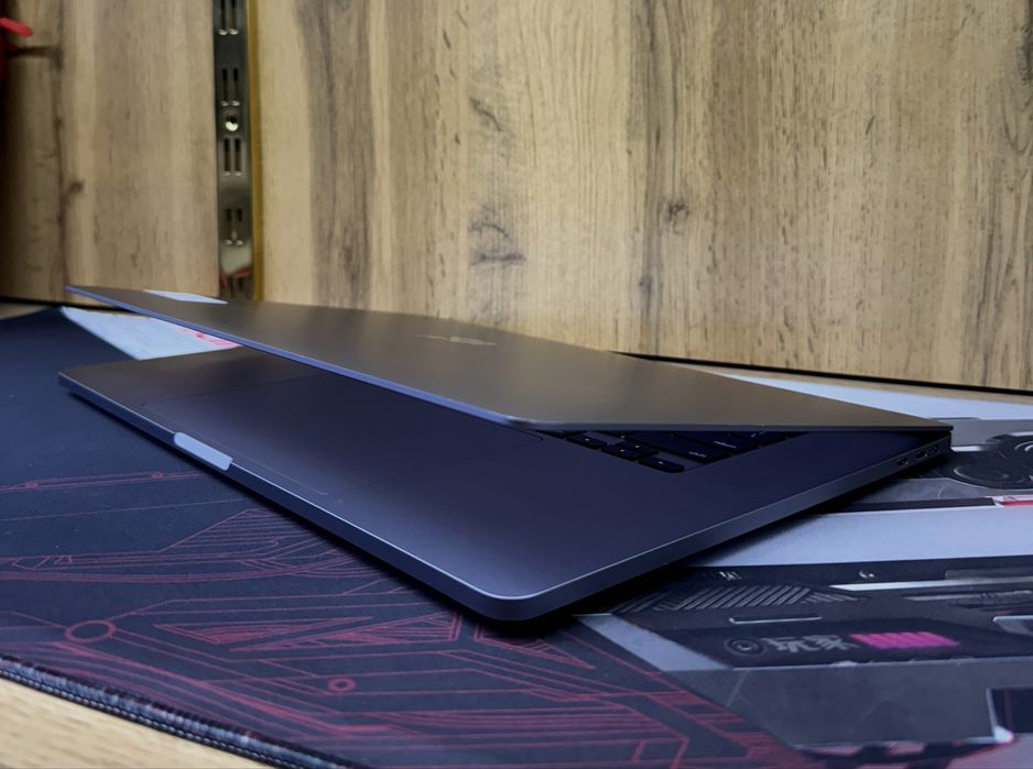 Macbook Pro 16inch 32/512GB Touch Bar Touch ID