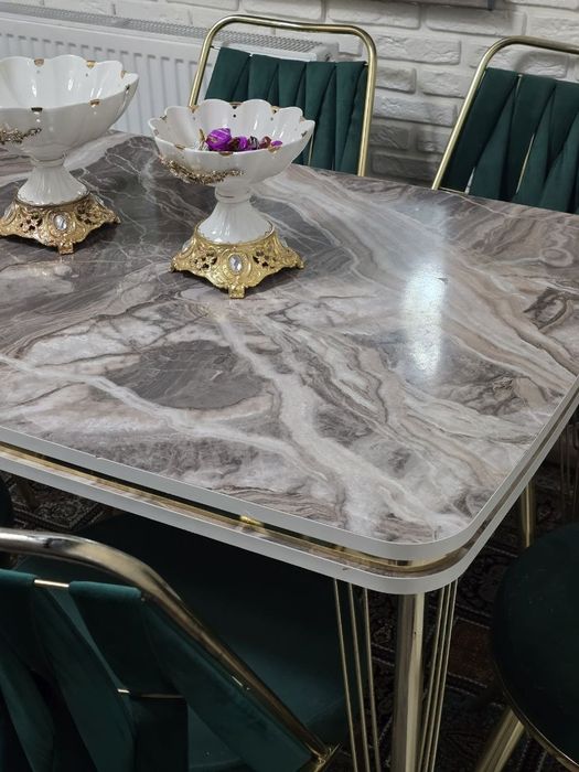 Продаётся кухонный мебель