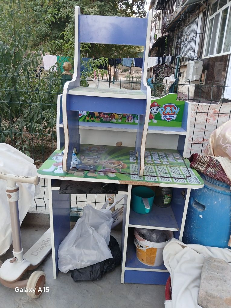 Продаётся парта со стулом