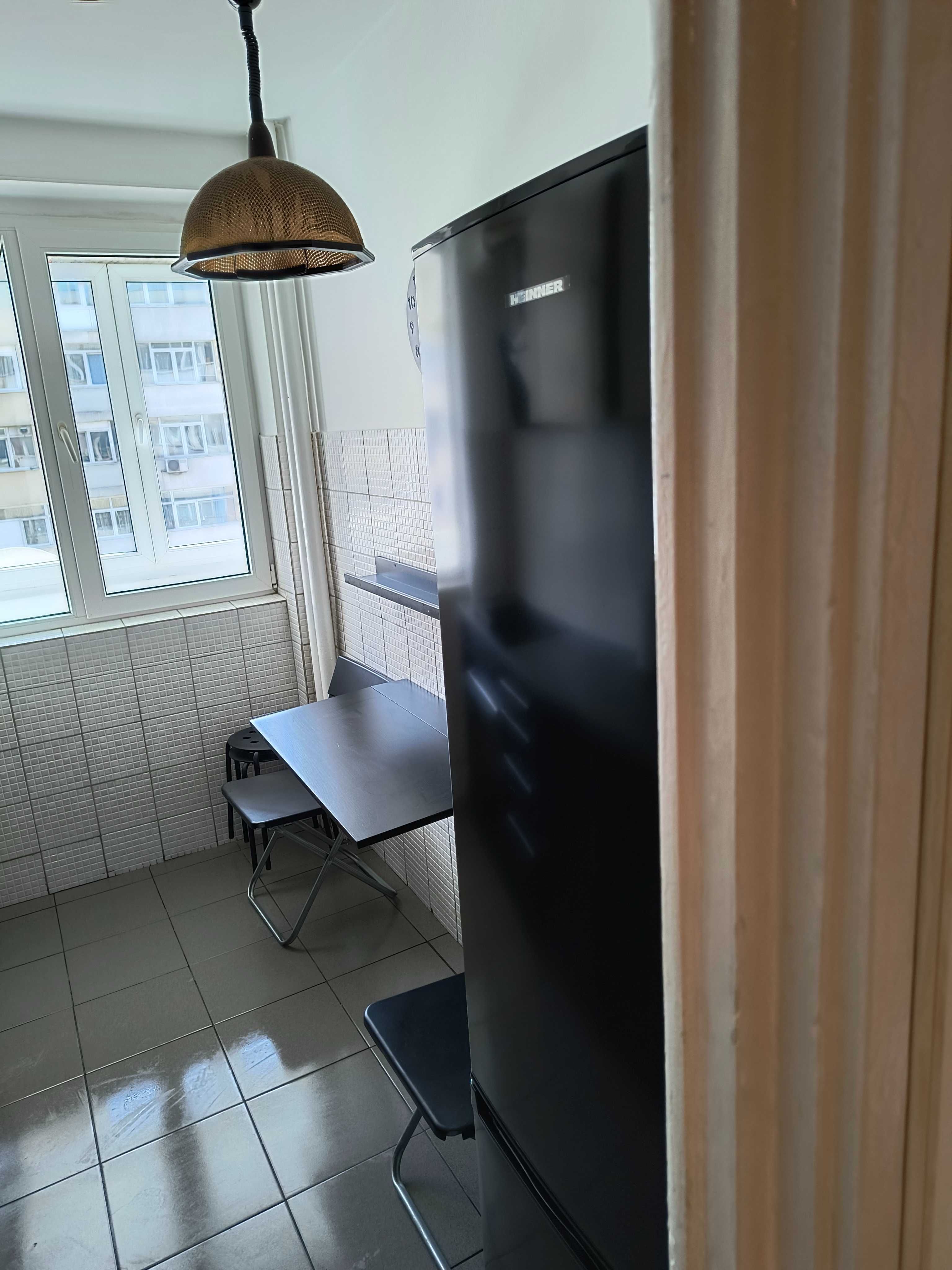 proprietar,  inchiriez apartament renovat, 3 camere, Vatra Luminoasa