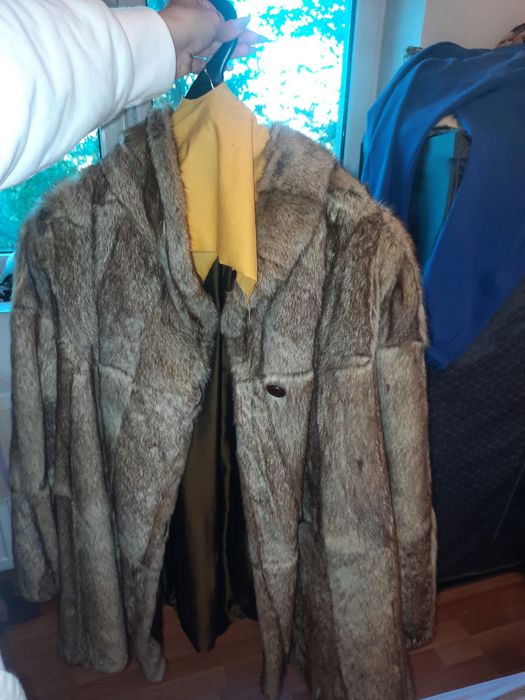 Vând haină din blană de nurcă!