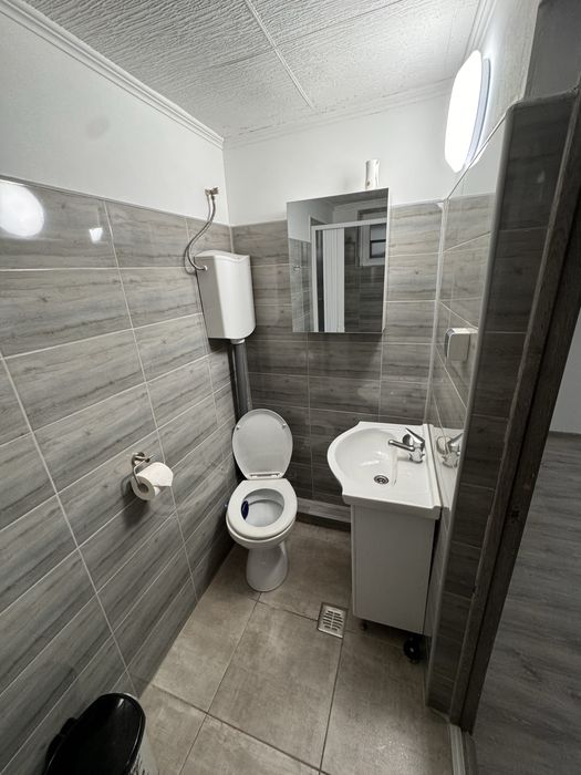 Regim hotelier  garsoniera la Casa cu intrare din curte