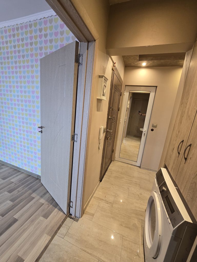 Продава се Четиристаен апартамент в Хасково, Любен Каравелов - 96 кв.м за 1094 €/кв.м - Снимка #6