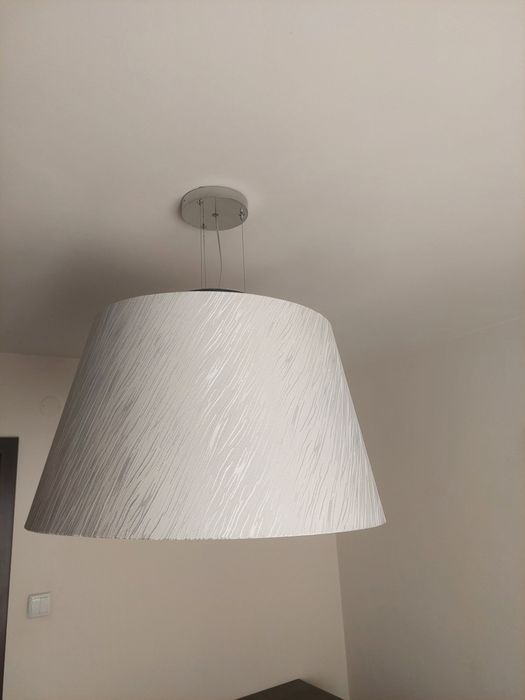 Vând lustra moderna