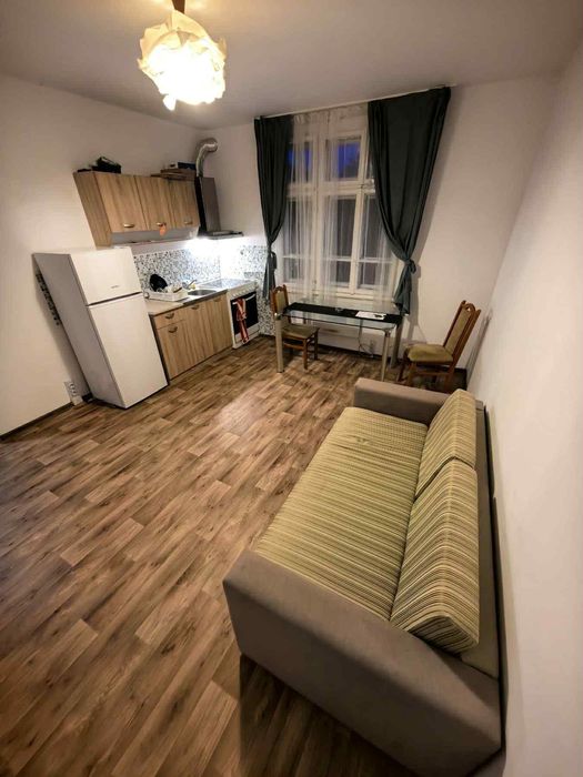 Дава се под наем Къща в София, Медицинска академия - 48 кв.м за 400 € - Снимка #1