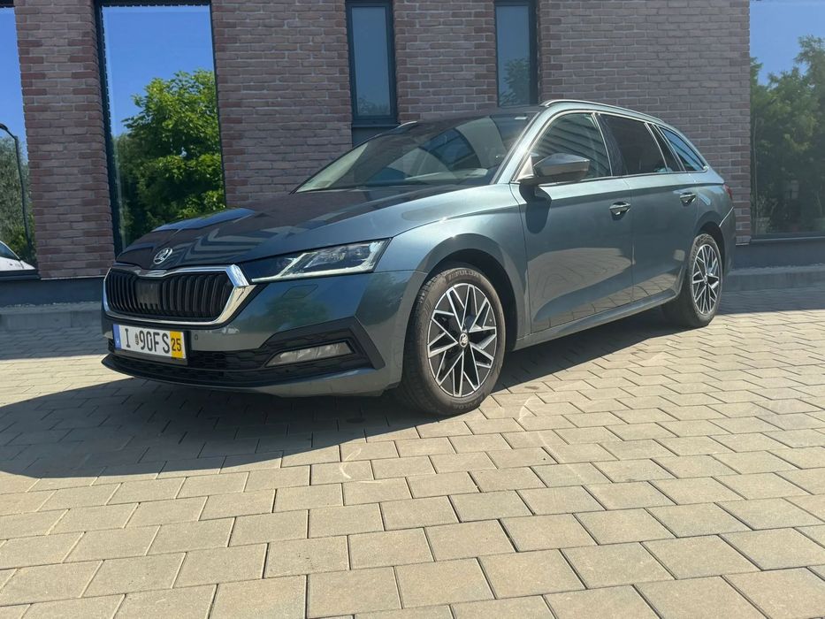 Skoda Octavia Revizie + Kit distributie Noua