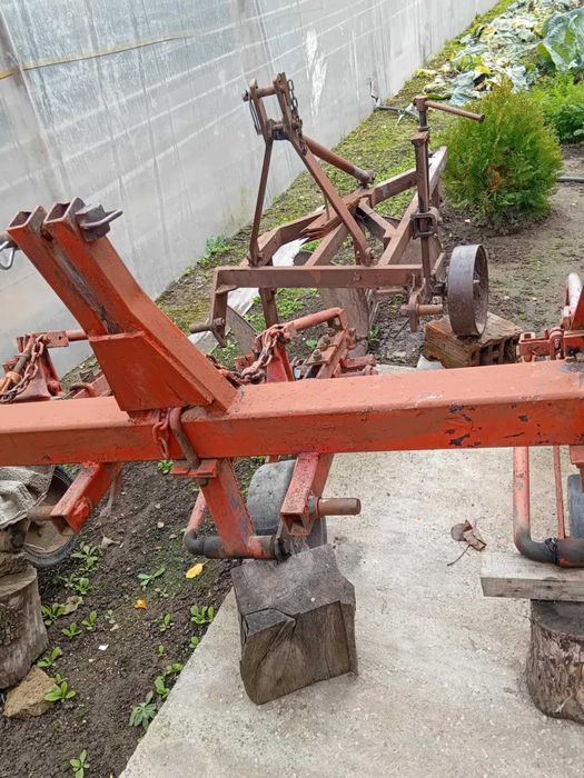 Трактор "Владимировец Т-25" (регистриран) + Селскостопански инвентар