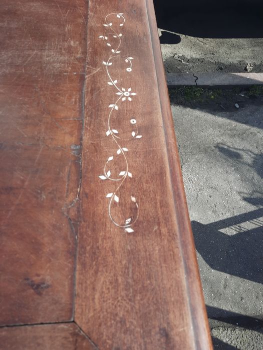 Birou lemn cu intarsii