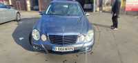 Mercedes Benz  E 220 W211