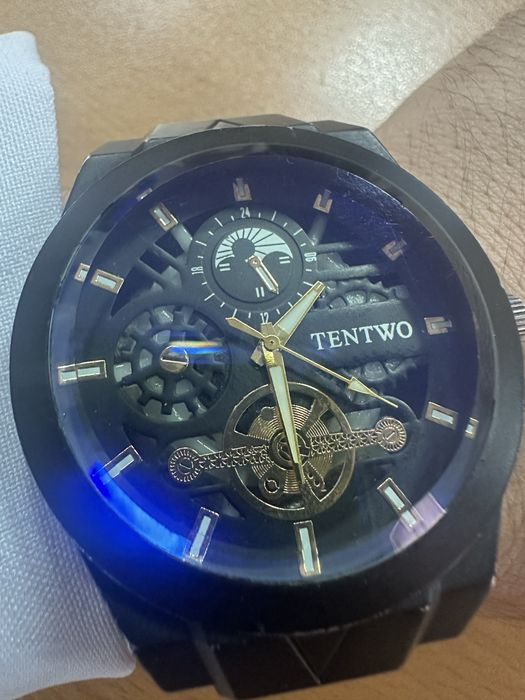 Стильные мужские часы TENTWO