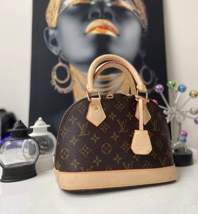 Geanta damă,model Alma mini,curea detasabila umăr, France, saculet