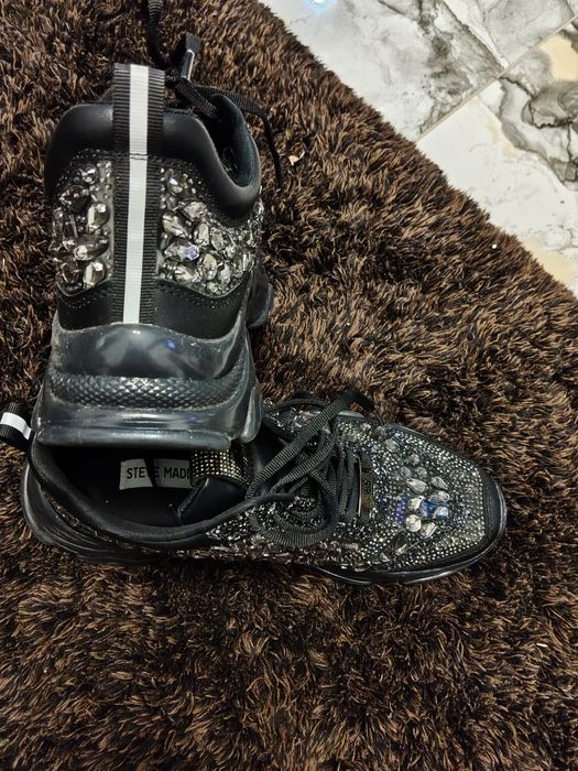 Дамски маратонки закупени от best sikrets 40 ном.