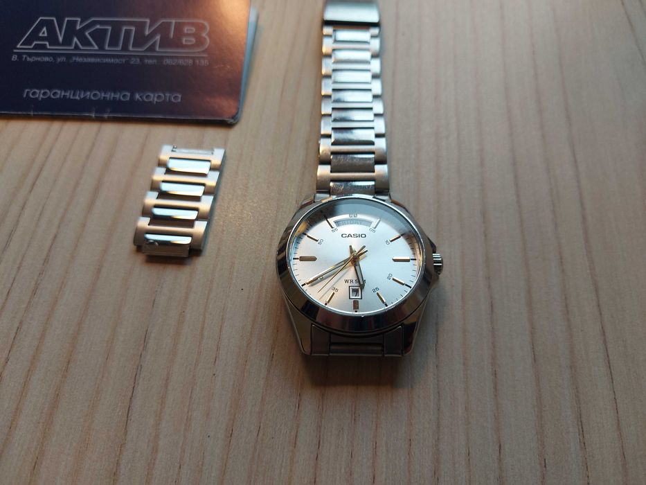 Часовник CASIO 5336 MTP-1370 Мъжки аналогов сребрист JAPAN с дата ден